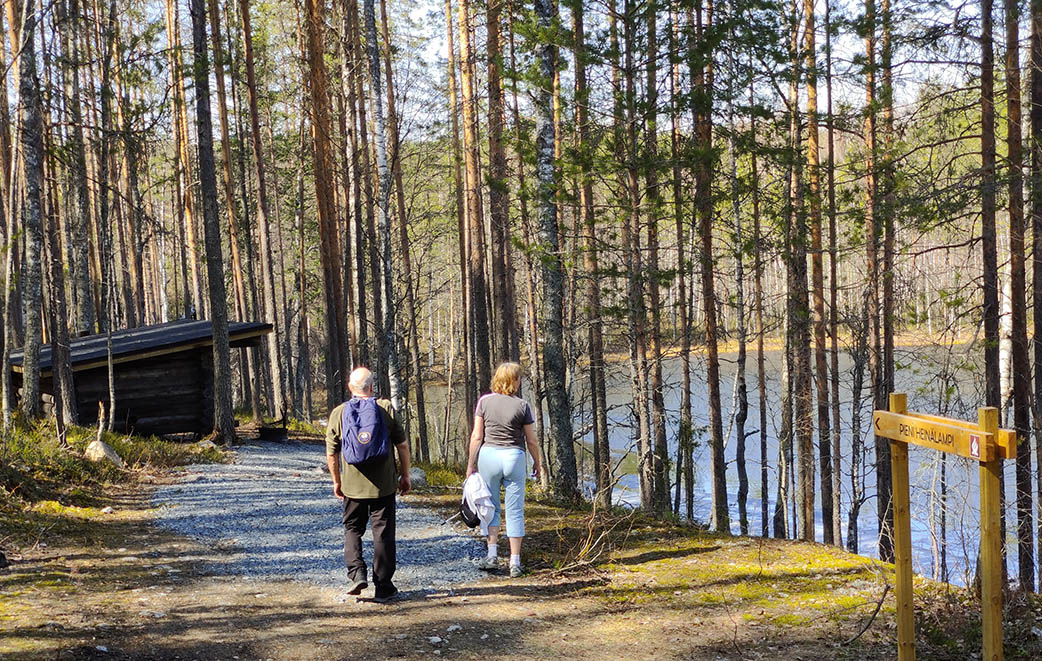 Laavuja ja kotia kunnostetaan